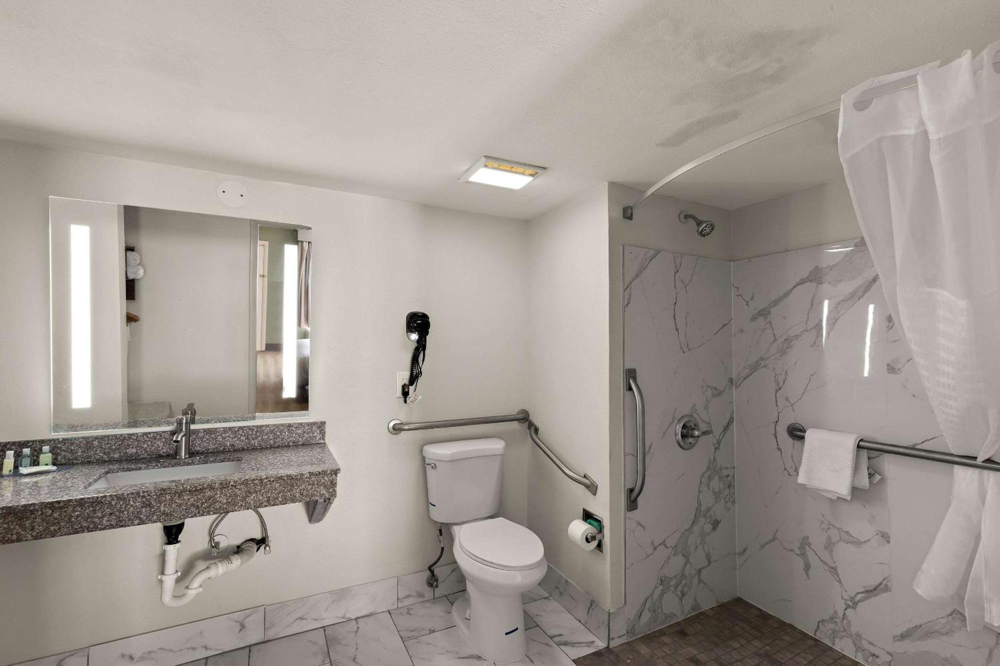 Quality Inn Monroe Zewnętrze zdjęcie